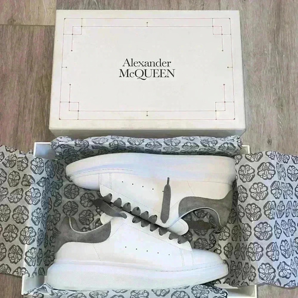 Alexander McQueen Sneakers - Picture 12 of 12